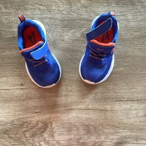 REEBOK kids shoes size 6. Like new.